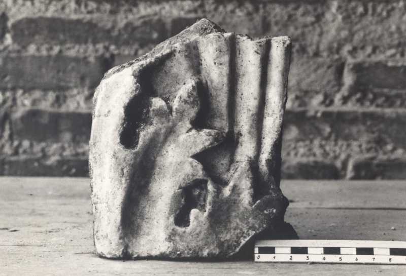 Frammento di rilievo decorato (capitello di pilastro?)