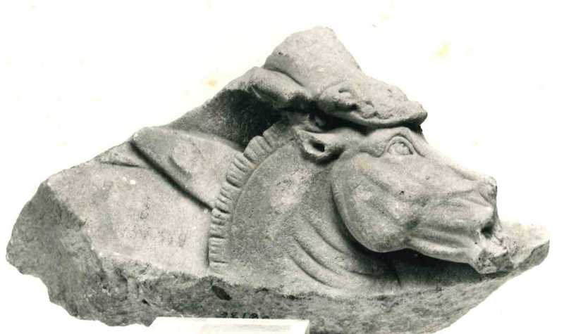 Frammento di rilievo figurato.