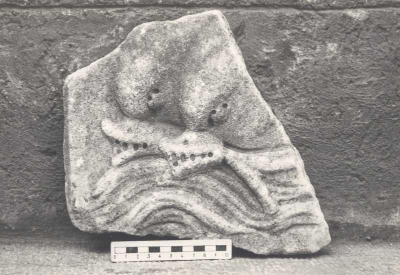 Frammento di rilievo figurato