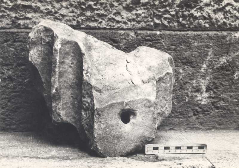 Frammento di colonna.