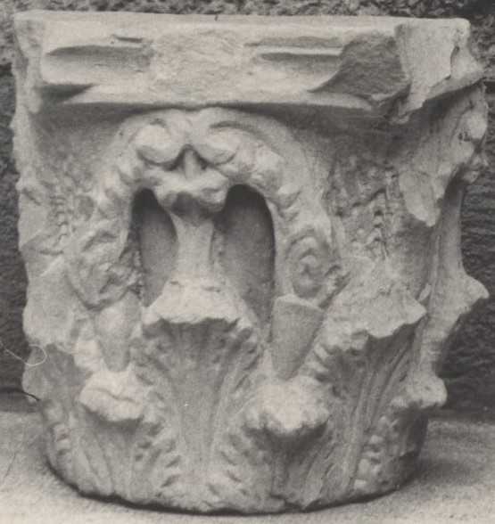 Capitello corinzio frammentato