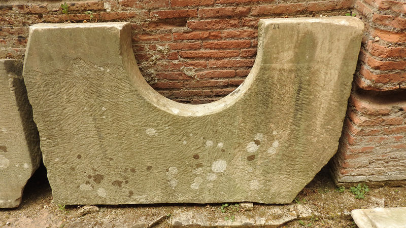 mensa/ ponderaria (*)