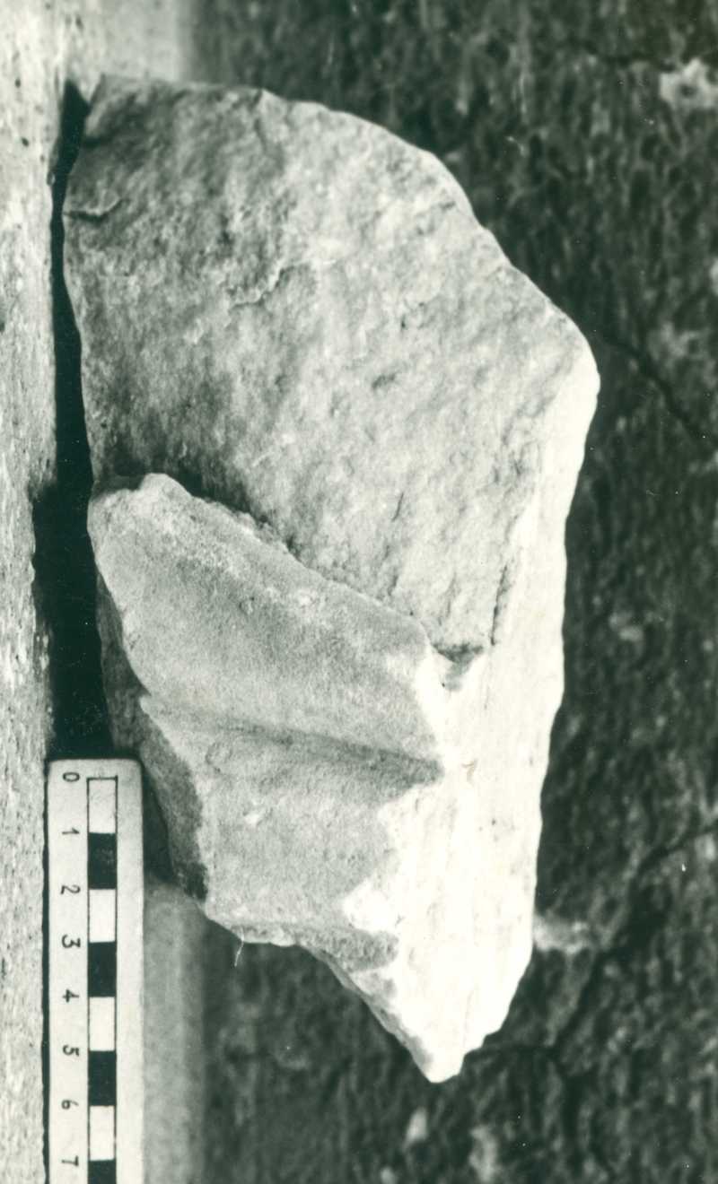Frammento di scultura panneggiata.