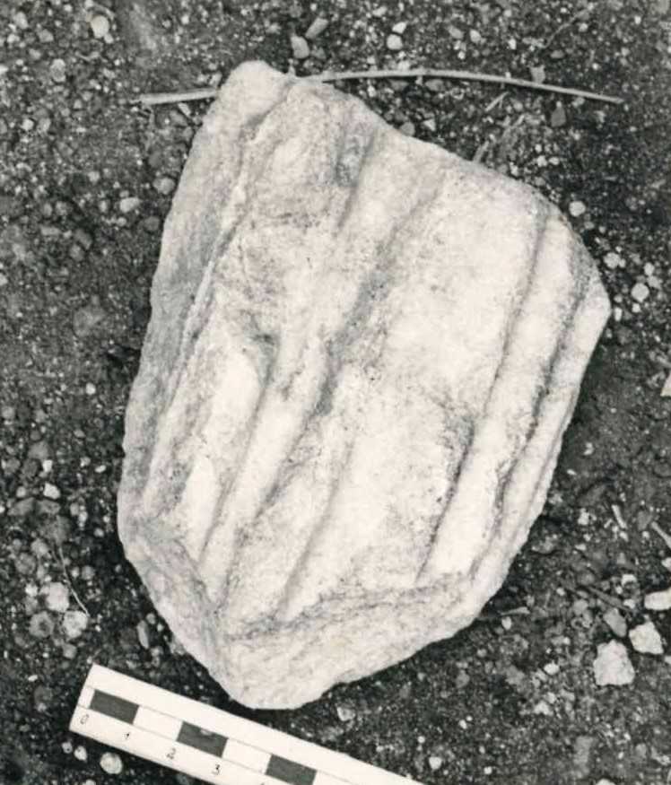 Frammento di scultura panneggiata.